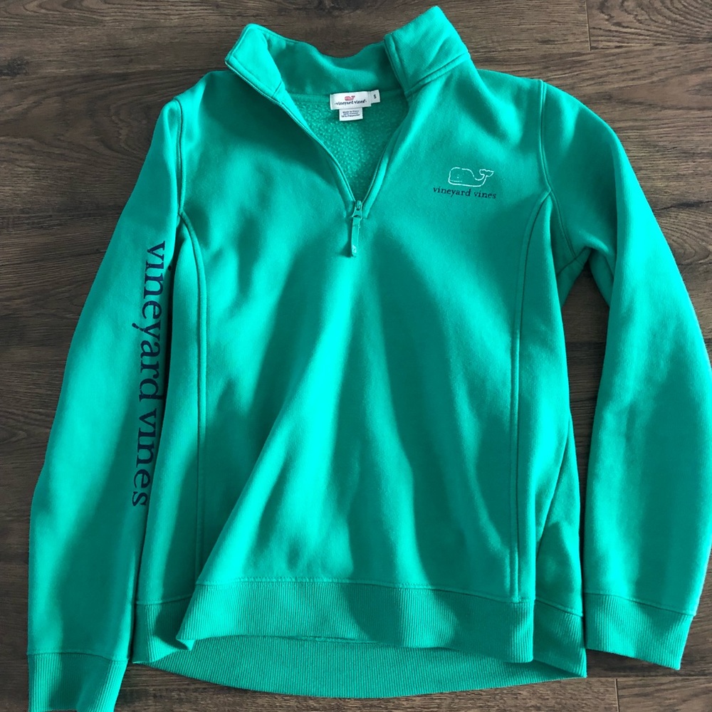 Vineyard Vine sweatshirt